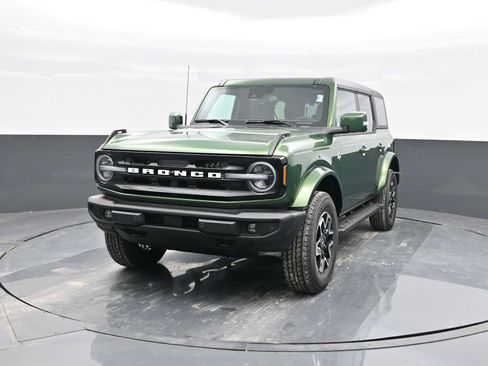 New 2024 Ford Bronco Outer Banks image 4