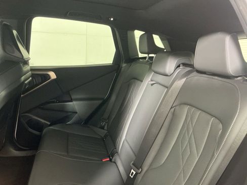 Certified 2025 BMW X3 xDrive30i w/ M Sport Package image 26