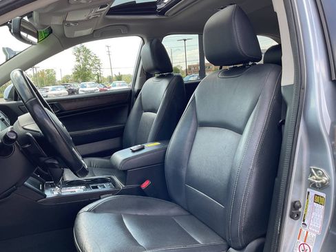 Used 2016 Subaru Outback 2.5i Limited AWD/4WD image 15