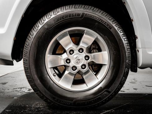 Used 2013 Toyota 4Runner SR5 image 13