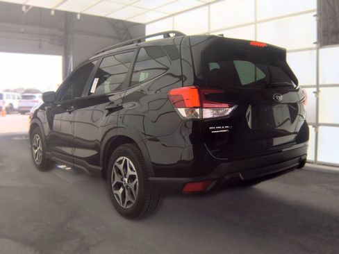Used 2023 Subaru Forester Premium AWD/4WD image 4