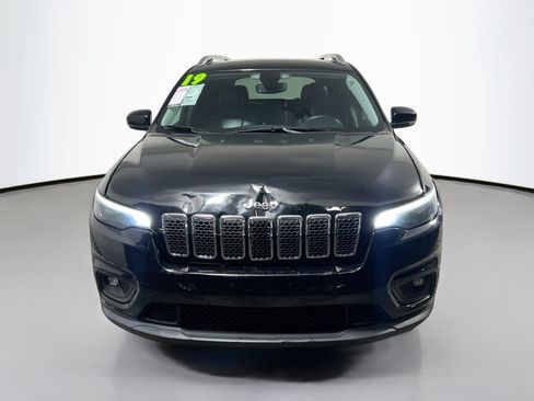 Used 2019 Jeep Cherokee Latitude Plus w/ Comfort/Convenience Group FWD image 11