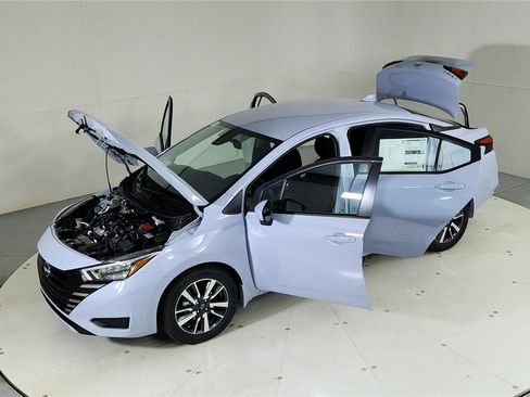 New 2025 Nissan Versa SV w/ Trunk Package image 40