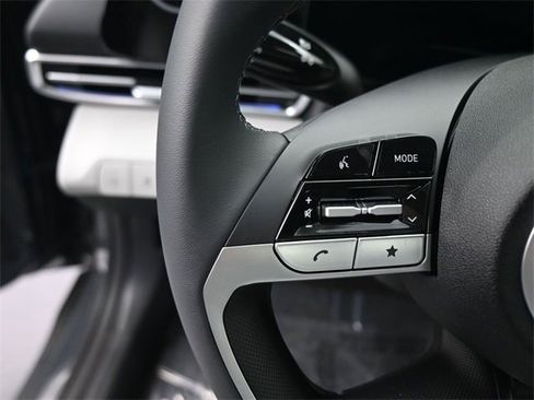 New 2026 Hyundai Elantra Limited image 18