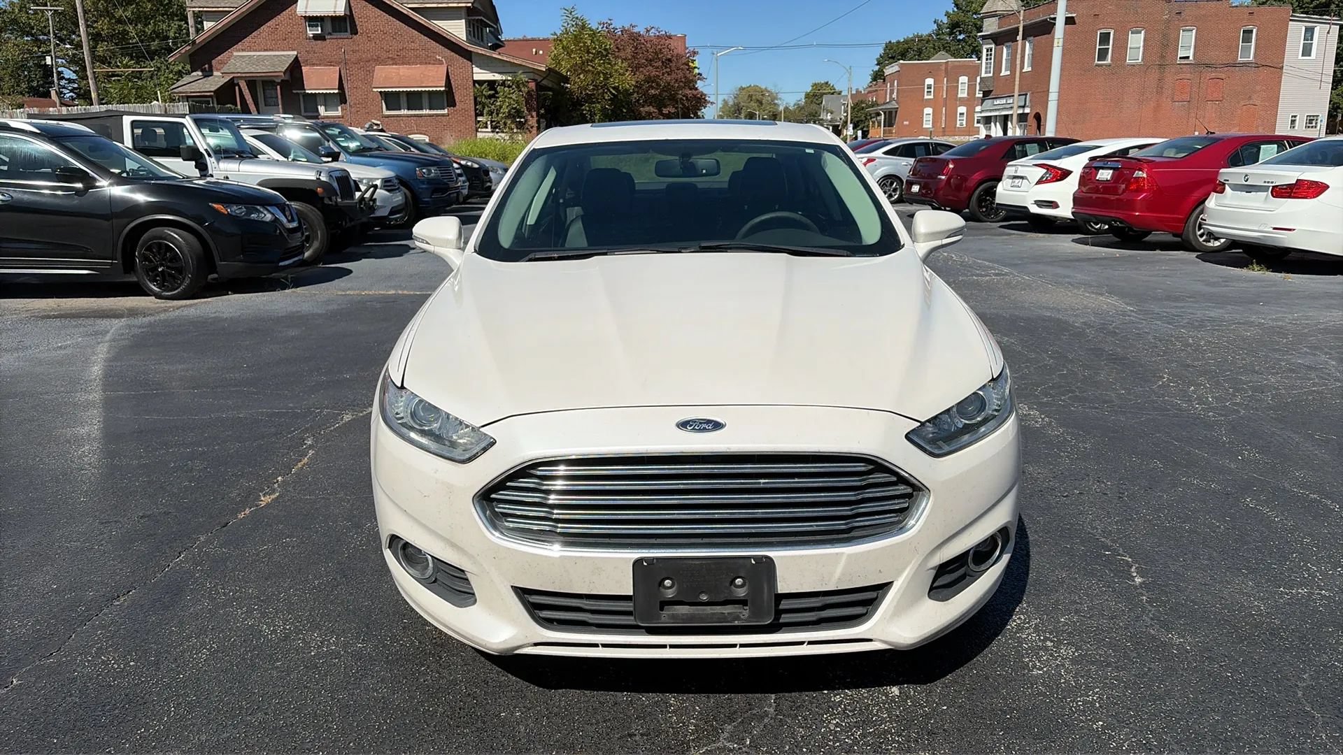 Used 2015 Ford Fusion SE w/ Equipment Group 202A FWD image 2