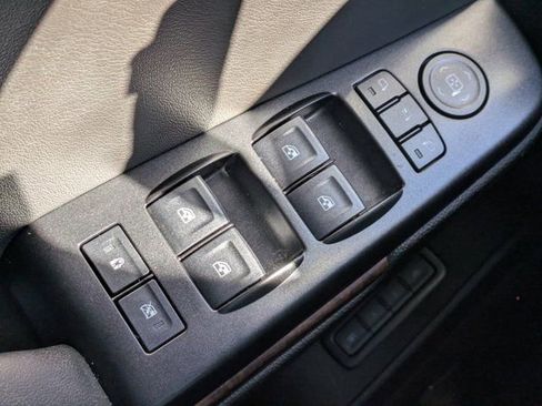 Used 2020 GMC Yukon SLT w/ Open Road Package image 19