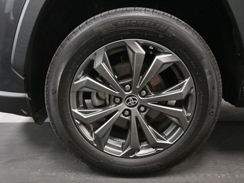 Used 2023 Toyota RAV4 XLE Premium AWD/4WD image 35
