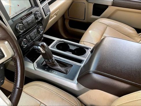 Used 2018 Ford F150 Lariat w/ Trailer Tow Package image 13