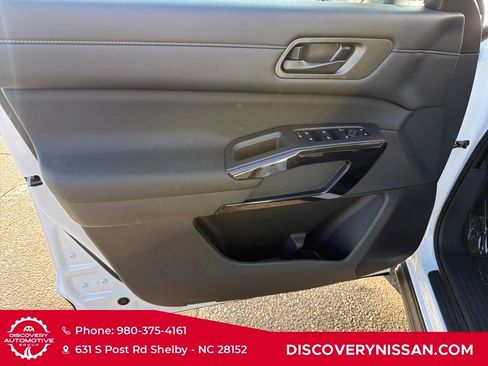 New 2026 Nissan Pathfinder SV image 11