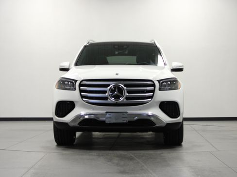 Used 2026 Mercedes-Benz GLS 450 4MATIC image 9