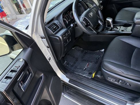 Used 2021 Toyota 4Runner TRD Off-Road Premium AWD/4WD image 12