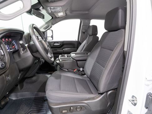 Used 2024 Chevrolet Silverado 2500 Custom w/ Custom Value Package AWD/4WD image 16