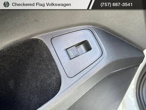 Used 2022 Volkswagen Tiguan SEL R-Line AWD/4WD image 17