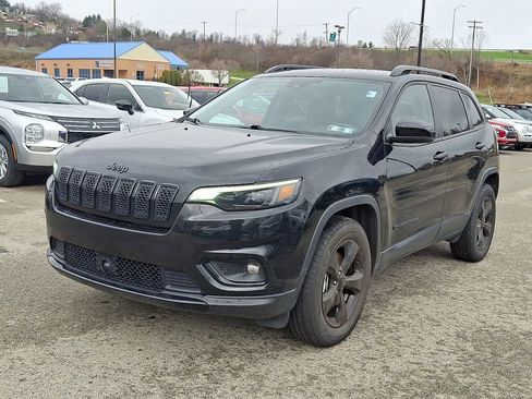 Used 2021 Jeep Cherokee Latitude Plus image 3
