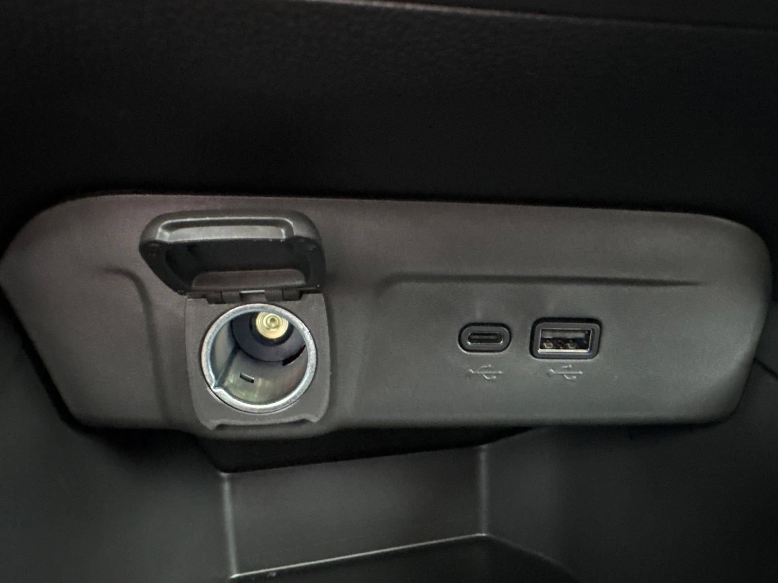 New 2026 Chevrolet Trax RS w/ Sunroof Package FWD image 23