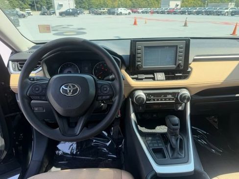 Used 2019 Toyota RAV4 LE w/ All Weather Liner Package AWD/4WD image 12