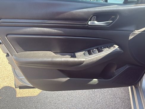 Used 2021 Nissan Altima 2.5 S FWD image 9