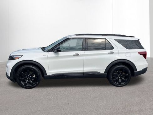 Used 2023 Ford Explorer ST-Line AWD/4WD image 2