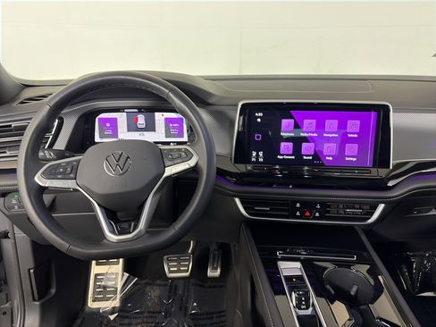 Used 2025 Volkswagen Atlas Cross Sport SEL Premium R-Line image 3