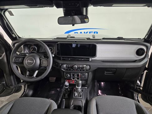 Used 2025 Jeep Gladiator Sport AWD/4WD image 10