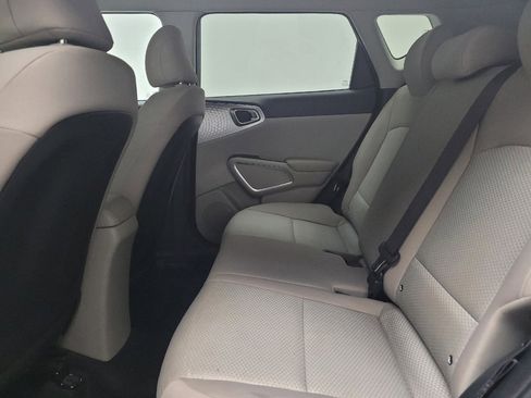 Used 2023 Kia Soul LX w/ LX Technology Package image 18