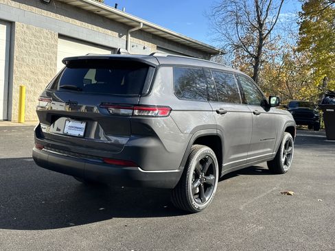 New 2025 Jeep Grand Cherokee L Altitude image 18