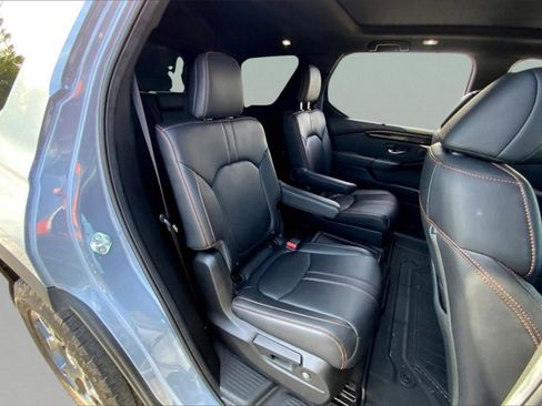 Used 2024 Honda Pilot TrailSport image 28