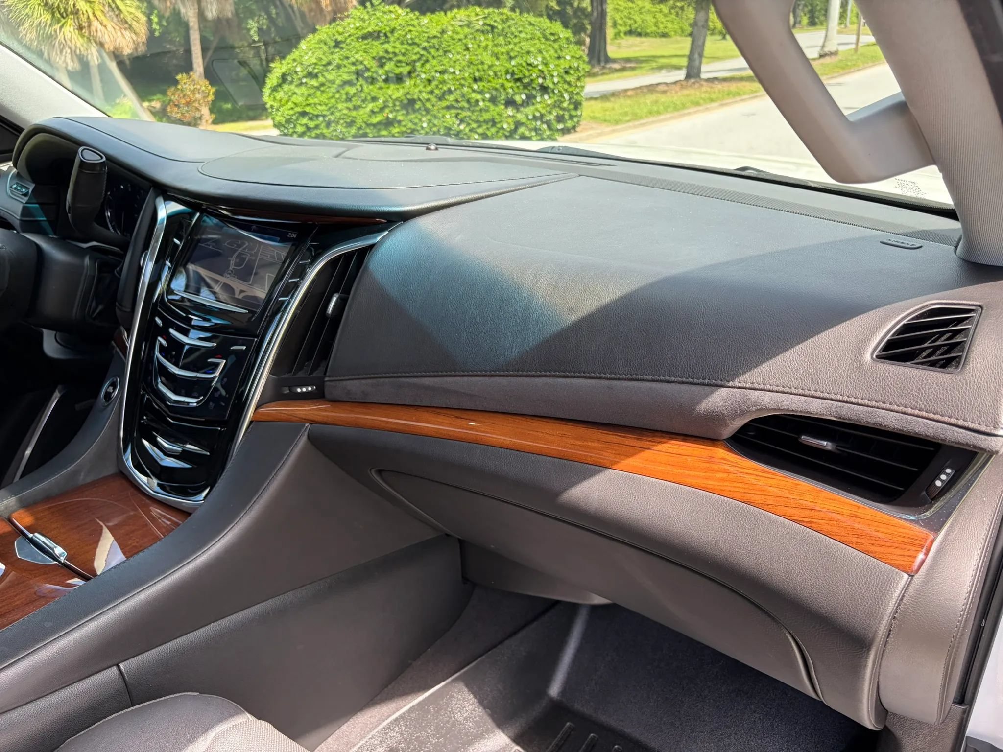 Used 2016 Cadillac Escalade Luxury RWD image 43