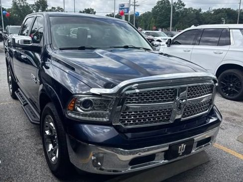 Used 2017 RAM 1500 Laramie w/ Convenience Group AWD/4WD image 4