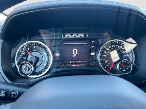 Used 2022 RAM 1500 Laramie AWD/4WD image 12