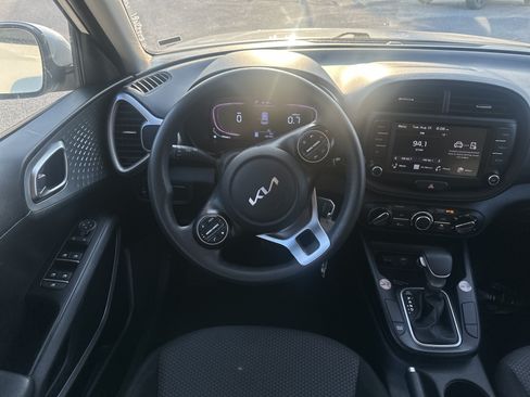 Used 2024 Kia Soul LX w/ Option Group 015 FWD image 23