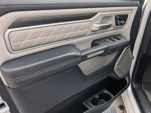 Used 2025 RAM 1500 Tungsten AWD/4WD image 16