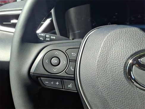 Used 2025 Toyota Corolla SE image 18