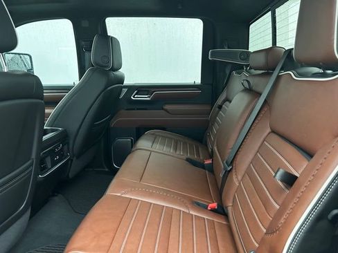 Used 2025 GMC Sierra 2500 Denali Ultimate image 35
