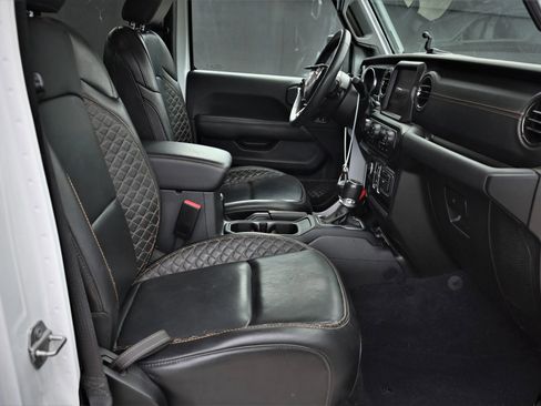 Used 2023 Jeep Gladiator Overland image 13