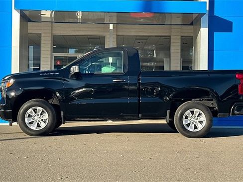 Used 2025 Chevrolet Silverado 1500 W/T w/ Trailering Package image 9