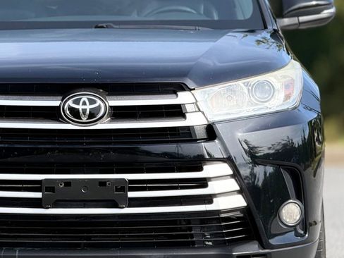 Used 2018 Toyota Highlander XLE FWD image 15