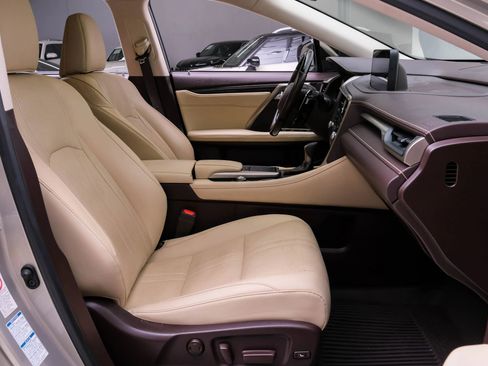 Used 2020 Lexus RX 450hL Luxury w/ Accessory Package image 38