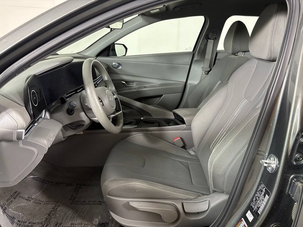 Used 2024 Hyundai Elantra SEL FWD image 16