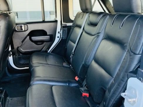 Used 2022 Jeep Wrangler Unlimited Sport image 13