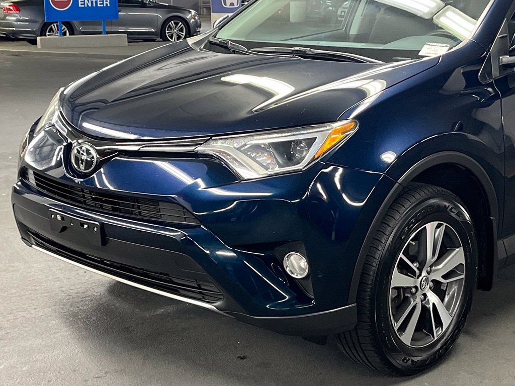 Used 2017 Toyota RAV4 XLE AWD/4WD image 39