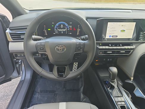 Used 2026 Toyota Camry SE w/ Convenience Package FWD image 15