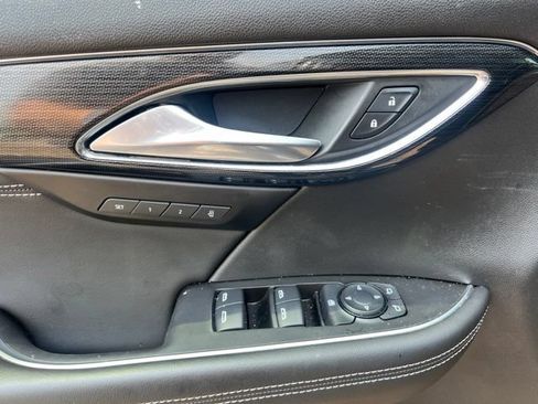 Used 2021 Buick Envision Essence FWD image 19
