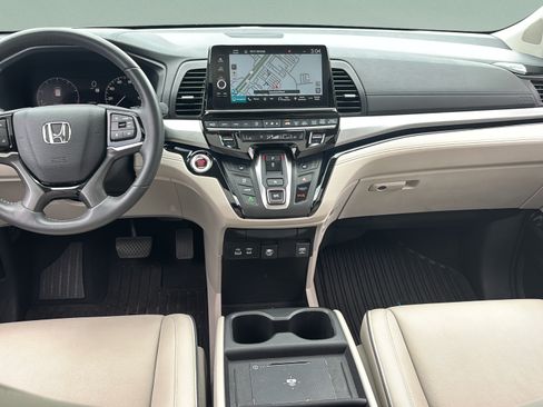 Certified 2025 Honda Odyssey Touring image 14