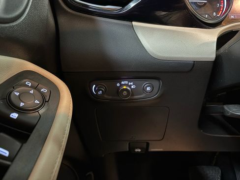Used 2023 Buick Encore GX Preferred w/ Cold Weather Comfort Package FWD image 19