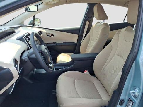 Certified 2022 Toyota Prius LE AWD/4WD image 5