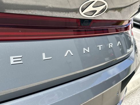 Used 2024 Hyundai Elantra Limited FWD image 15