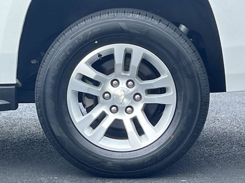Used 2019 Chevrolet Suburban LT AWD/4WD image 31