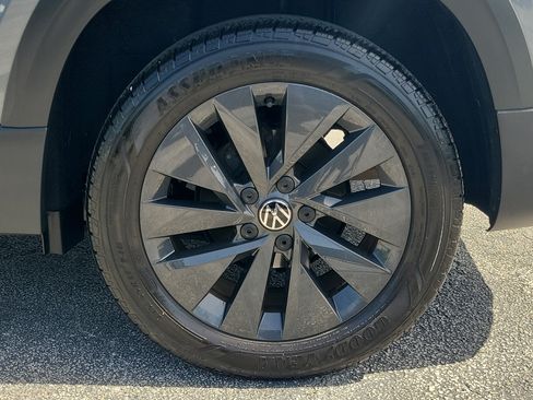 Used 2023 Volkswagen Taos S FWD image 9