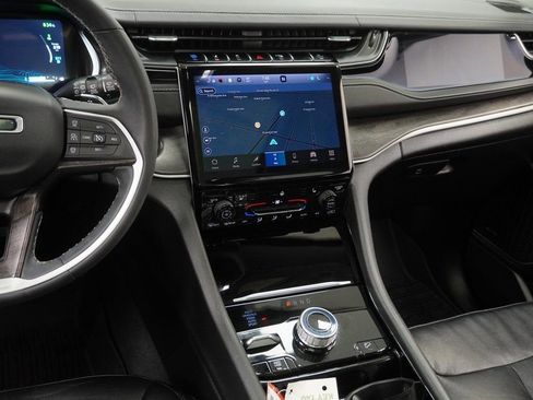 Used 2022 Jeep Grand Cherokee Limited 4xe image 25